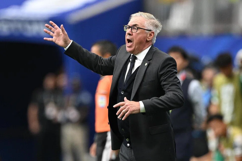 Dengan pendapatan £8.28 juta ($14.29 juta) setahun, jurulatih Brazil, Carlo Ancelotti, mendahului senarai jurulatih Piala Dunia 2026 dengan gaji tertinggi, jauh meninggalkan pencabar lain dengan jurulatih di tangga kedua, Thomas Tuchel, memperolehi .£5.06 juta.