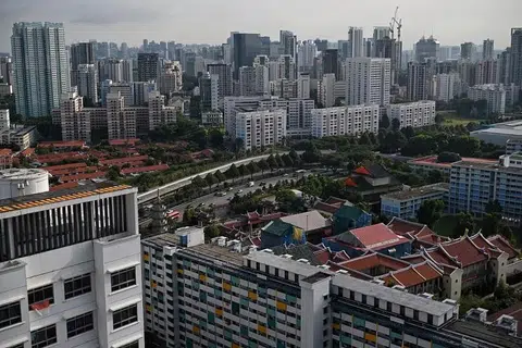 HARGA LEBIH SEDERHANA: Harga rumah di Singapura kini menunjukkan tanda-tanda reda. 