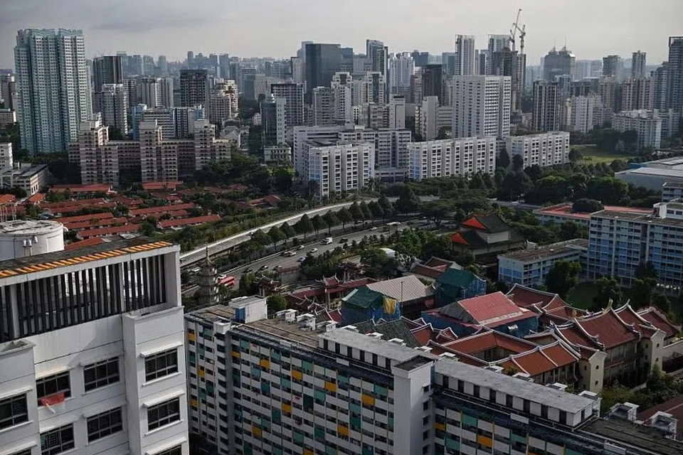 HARGA LEBIH SEDERHANA: Harga rumah di Singapura kini menunjukkan tanda-tanda reda. 
