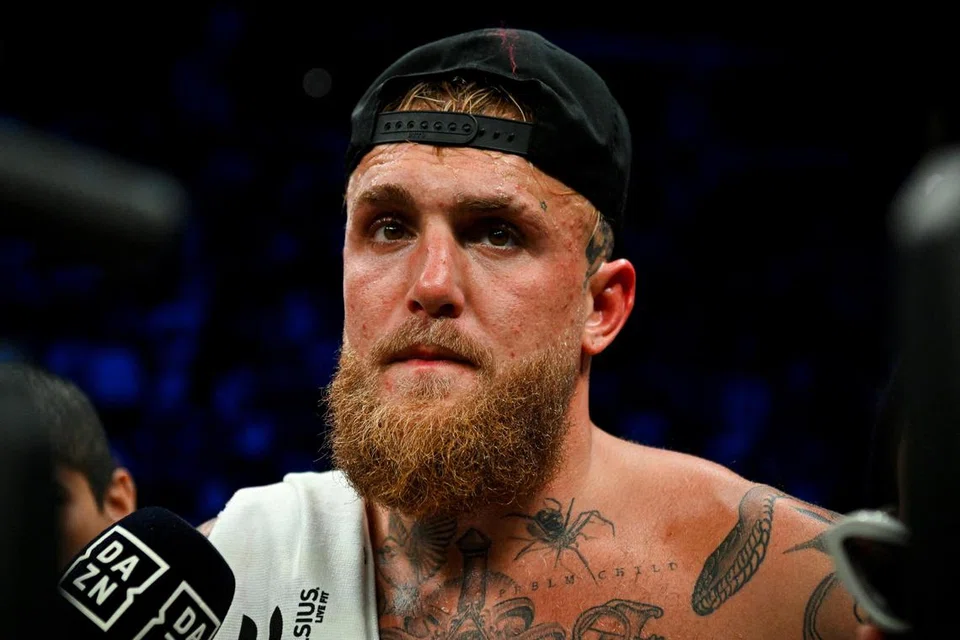 Jake Paul menolak desas-desus bahawa mereka akan memakai pelindung kepala semasa pertarungan tersebut.