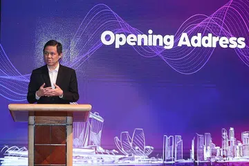PERLU TRANSFORMASI AWAL: Encik Chan juga menarik perhatian tentang perlunya usaha menjalani transformasi awal dan mempersiap diri bagi cabaran masa hadapan. - Foto BH oleh TIMOTHY DAVID