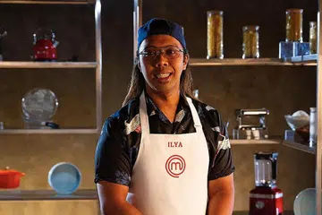BUKTI PANDAI MEMASAK: Encik Ilya Nur Fadhly mempunyai bakat untuk memasak walaupun bekerja sebagai penghantar makanan. - Foto MEDIACORP/MASTERCHEF