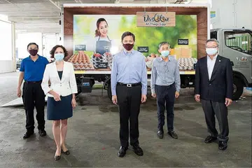 PELBAGAI RANTAIAN BEKALAN: Mendapatkan bekalan telur dari Poland menjadi semacam isyarat dan paparan bagaimana Singapura ingin mempelbagaikan rantaian bekalannya. - Foto fail MTI