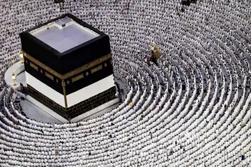 Ibadah solat adalah bukti keimanan, yang memberi dorongan jelas untuk kita sentiasa menjaganya dan menekankan kepentingannya, baik kepada diri kita sendiri mahupun kepada orang di sekeliling kita. 