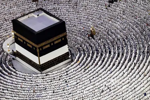 Ibadah solat adalah bukti keimanan, yang memberi dorongan jelas untuk kita sentiasa menjaganya dan menekankan kepentingannya, baik kepada diri kita sendiri mahupun kepada orang di sekeliling kita. 
