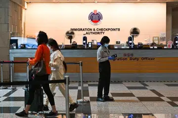 Suspek juga akan disiasat atas kemungkinan kesalahan membuat pengisytiharan palsu melibatkan permohonan pas lawatan mereka.