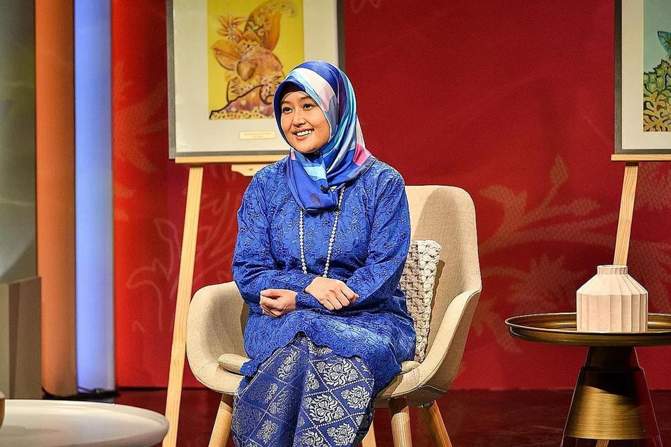 Setiausaha Parlimen (Kesihatan merangkap Perhubungan dan Penerangan), Cik Rahayu Mahzam.