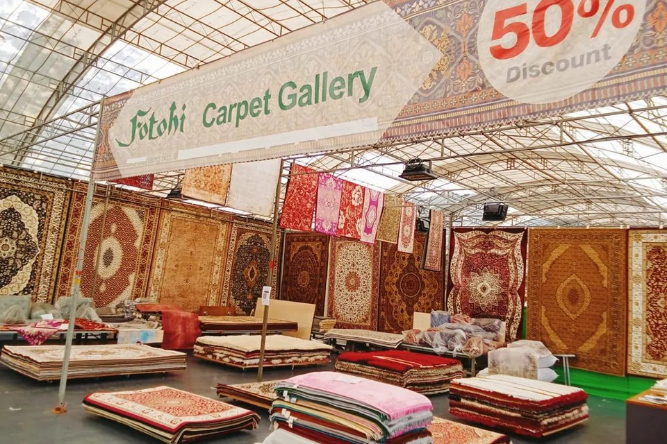 Pengunjung yang tidak berpeluang menyaksikan acara lelong di Bazar Bedok tempoh hari, boleh hadir di ‘Live’ Carpet Lelong Fotohi Carpet Gallery di Bazar Raya OTH Central Plaza pada 6 April. 