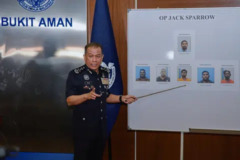 Samseng, dilumpuhkan