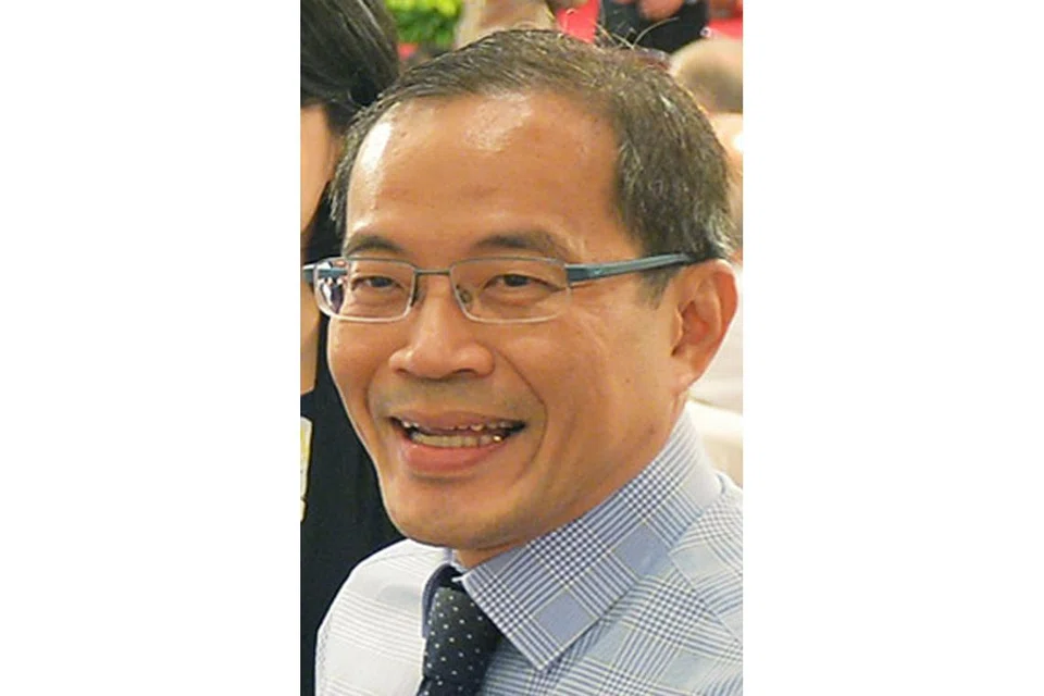 ENCIK DENNIS TAN: Ingin tahu apakah hukuman yang dikenakan ke atas dua pegawai selepas mereka didapati bersalah di bawah undang-undang tentera.