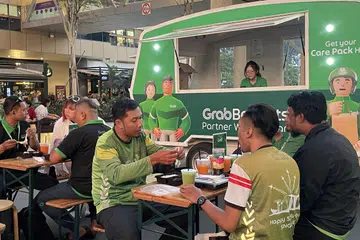Selain berbuka puasa, pemandu dan penghantar Muslim Grab Singapore juga boleh menikmati perkhidmatan urut di Paya Lebar Quarter (PLQ) Plaza sebagai sebahagian daripada usaha untuk memastikan kebajikan mereka semasa Ramadan.