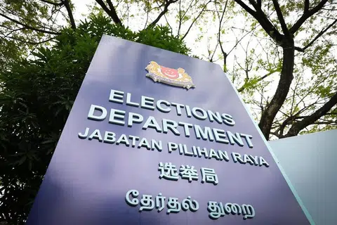 Ahli keluarga calon pilihan raya yang berwarga asing tidak boleh secara aktif mendapatkan sokongan politik atau melakukan sebarang tindakan yang boleh ditafsirkan sebagai usaha untuk mempengaruhi atau menghalang pengundi.