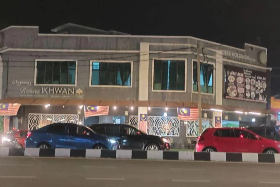 Bangunan perniagaan Global Ikhwan Services & Business Berhad Holdings (GISBH) di Kelantan sepi daripada kunjungan pelanggan selepas syarikat itu terpalit dengan dakwaan kes eksploitasi dan gangguan seksual kanak-kanak. 