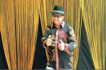 KONGSI PENGALAMAN DAN TIP MELANCONG: Pelawak terkenal, Husin Saaban, antara penceramah dengan topik 'Wisata Bersama Selebriti: Berbaloikah?'. - Foto fail