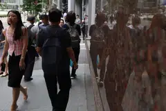 Hambatan ketara dalam mengambil pekerja pula adalah kesukaran mencari calon yang mempunyai kemahiran insaniah yang sesuai untuk sesuatu jawatan.