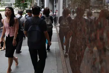 Hambatan ketara dalam mengambil pekerja pula adalah kesukaran mencari calon yang mempunyai kemahiran insaniah yang sesuai untuk sesuatu jawatan.