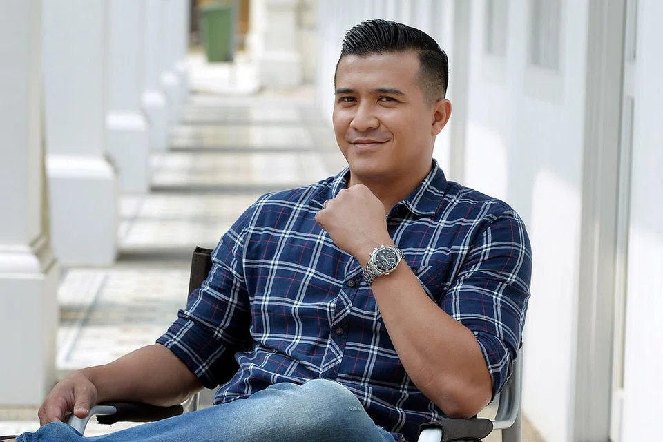 AARON AZIZ: Watak Zarief Danial, jejaka selamba romantik yang mampu menyelamatkan hidup wanita bernama Aleeya dalam filem 'Suamiku Encik Perfect 10', membawa pada pencalonan Aaron dalam kategori Pelakon Lelaki Terbaik, Festival Filem Malaysia (FFM). - Foto-foto fail 