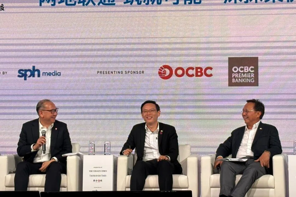 Pengerusi Jawatankuasa Pelaburan, Perdagangan, Hal Ehwal Pengguna dan Sumber Manusia Johor, Encik Lee Ting Han (tengah), ketika menghadiri Persidangan Asia Future Summit 2025.