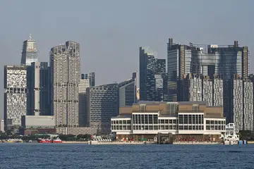 MENINGKAT: Di Singapura, paras purata laut meningkat tiga hingga empat milimeter setahun. - Foto fail