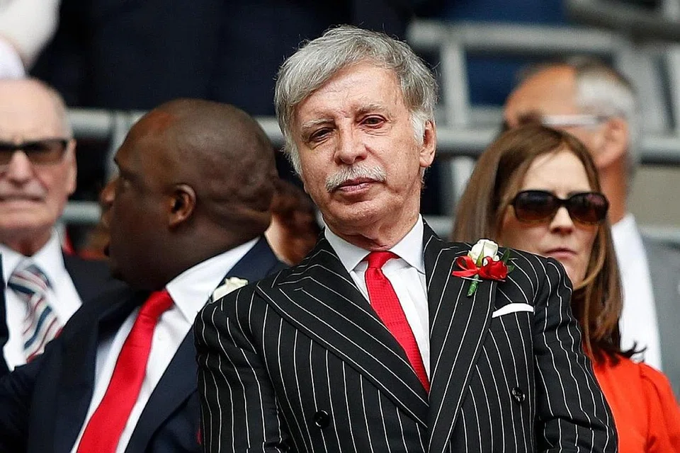 PEMILIK TUNGGAL: Jutawan sukan dari Amerika Syarikat, Stan Kroenke, kini memiliki sepenuhnya saham kelab bola sepak Arsenal selepas pemegang saham minoriti, Alisher Usmanov, menerima tawaran bernilai £550 juta ($712 juta) untuk menjual sahamnya kepada beliau. - Foto AFP