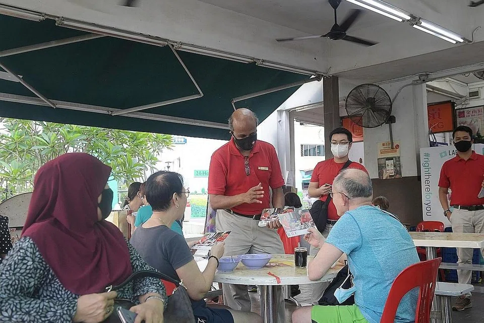 SEDIA KERJASAMA: Calon SDP di Bukit Panjang, Dr Paul Tambyah (gambar kiri), merancang untuk mengurus SMC Bukit Panjang dan GRC Holland-Bukit Timah bersama jika ia menang di dua kawasan itu. Tetapi jika salah satunya dimenangi PAP dan satu lagi oleh SDP, pihaknya juga bersedia bekerjasama dengan PAP dalam mengurus majlis bandaran. - Foto BH oleh ALPHONSUS CHERN