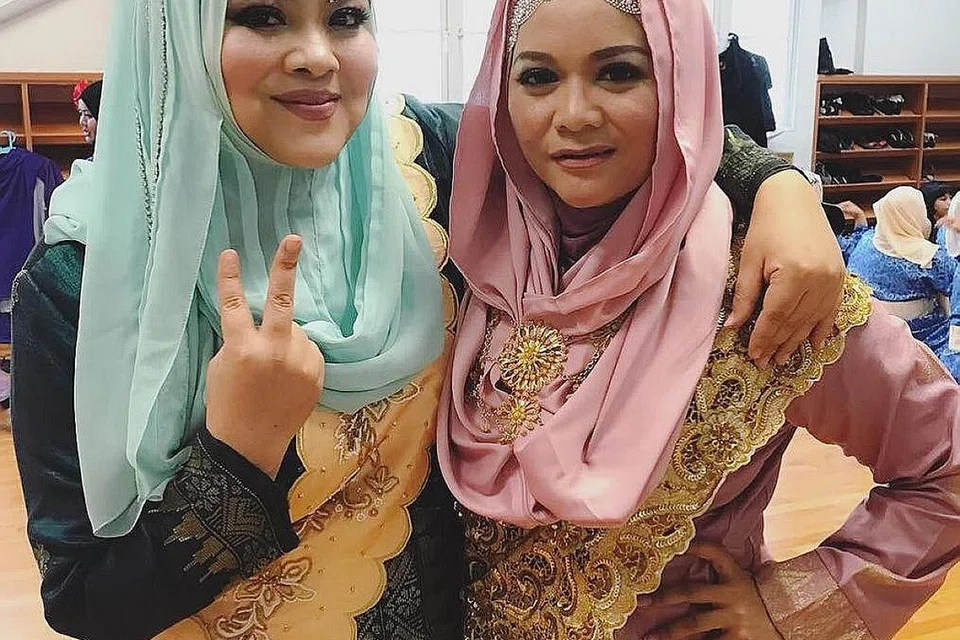 GANDINGAN MANTAP: Diana Razak (kiri) dan Nana Karia akan membawakan lagu-lagu tulisan Allahyarham Zaidy Nandir dalam persembahan mereka. - FOTO IHSAN KASSIMBABA