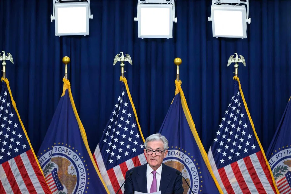 BUAT KEPUTUSAN: Pengerusi Fed, Encik Jerome Powell, berkata jawatankuasa penetapan kadar Fed mengundi untuk mengekalkan kadar pinjaman penanda arasnya antara 5 peratus dengan 5.25 peratus. 