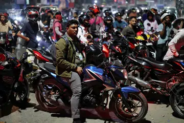 harga minyak mentah jatuh, Iran buka Selat Hormuz, konflik Timur Tengah, Dhaka