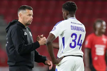 Pasukan Ligue 1 Perancis, Olympique Lyonnais (OL) perlu mengumpul sebanyak 100 juta euro ($145 juta) sebelum tempoh perpindahan ditutup agar tidak melanggar undang-undang badan pemerhati kewangan liga mereka.