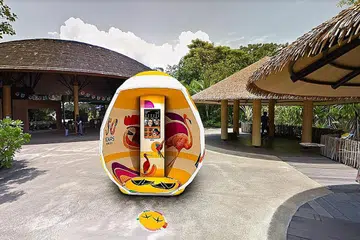 TEMPAT KENANGAN: Orang ramai boleh memuat naik gambar mereka yang dipetik di Taman Burung Jurong dengan tanda pagar #JBP50 di media sosial untuk peluang ditampilkan di portal ;Memories of Jurong Bird Park' ini. - Foto WILDLIFE RESERVES SINGAPORE