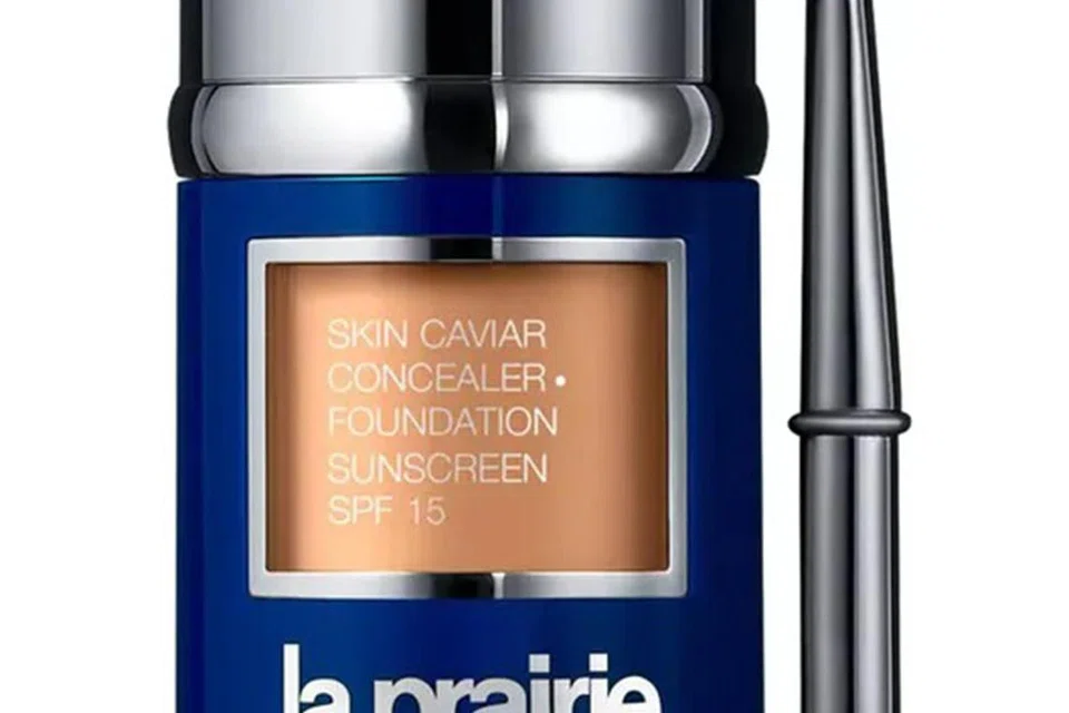 DARI BAHAN MEWAH:  Bedak asas La Praire dikatakan memiliki bahan ekstrak kaviar untuk membantu ketegangan kulit. Produk dua dalam satu  ini juga berfungsi sebagai asak bedak sekali gus concealer untuk menutupi segala kesan cela pada kulit wajah.
