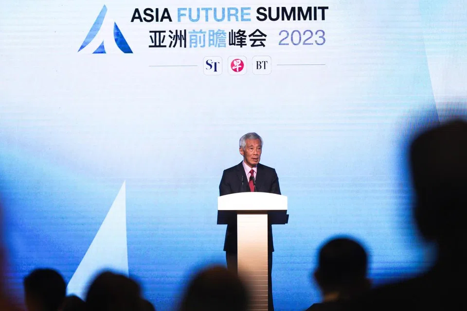 ASIA PERLU KERJASAMA KUKUH: Perdana Menteri, Encik Lee Hsien Loong, berkata negara-negara Asia perlu keazaman yang kukuh untuk menumpukan kepentingan bersama.