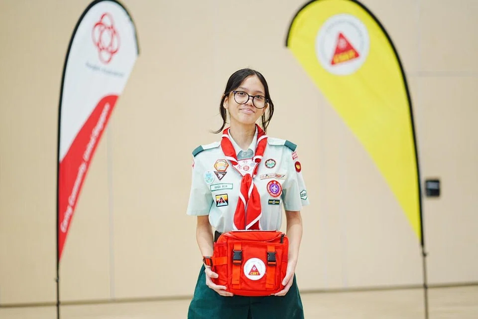 Haiqa Alia Rifqi, 14 tahun, antara 200 anggota pengakap dan pandu puteri yang menyertai Pasukan-Pasukan Respons Kecemasan Masyarakat Belia Persatuan Rakyat (Cert Belia PA), untuk mempelajari kemahiran asas kesiapsiagaan kecemasan dan menyelamat nyawa demi memperkukuhkan daya ketahanan komuniti sambil menangani krisis.