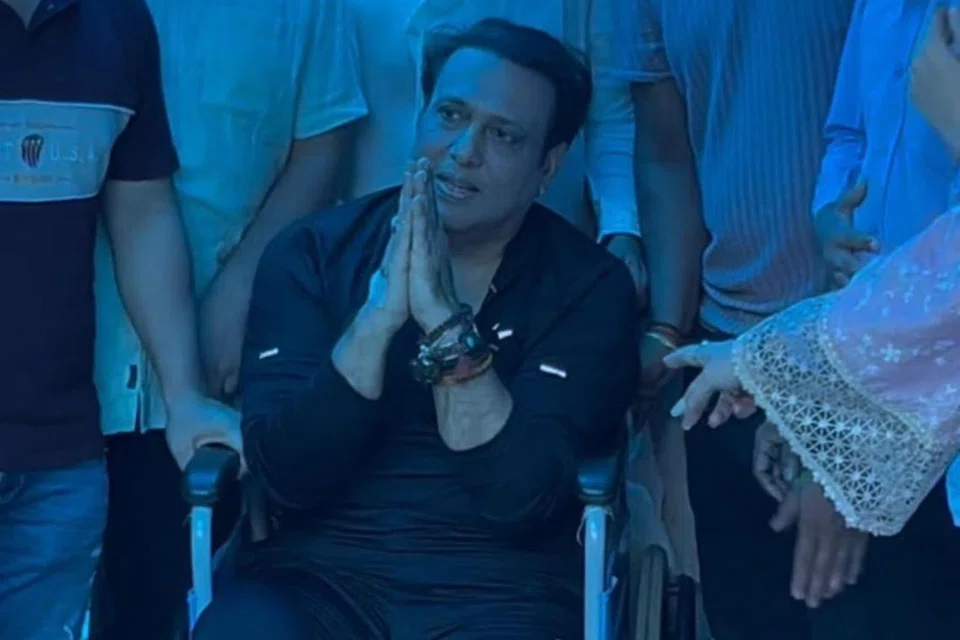 Govinda Arun Ahuja dibenarkan pulang dari hospital pada 4 Oktober dan mengadakan sidang media sambil menegaskan populariti dan status selebritinya membuatnya perlu berjaga-jaga dan memiliki pistol berlesen.