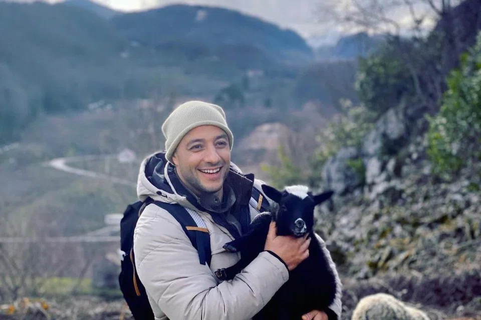 Maher Zain menganggap Ramadan sebagai tempoh yang dinanti-nanti untuk mengecas semula tenaganya. Dalam foto ini yang dirakam pada Ramadan 2023, beliau berada di Sakarya, Turkey, untuk merakam video muzik sempena Ramadan.