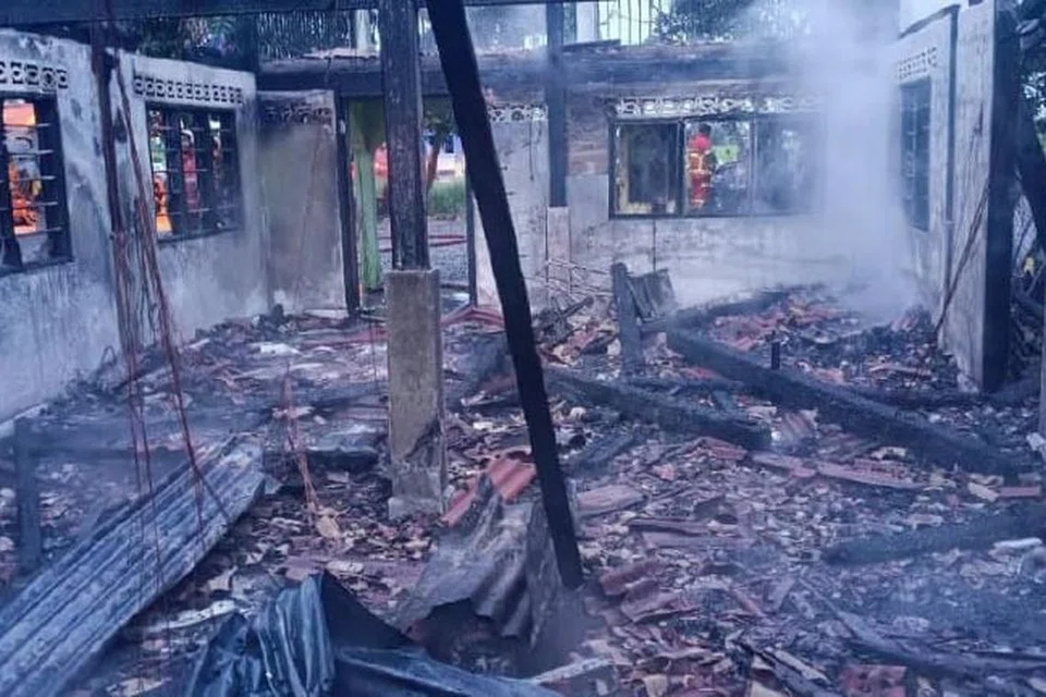 Keadaan bangunan Maahad Tahfiz di Jalan Sanglang, Pekan Kodiang, Kedah, yang musnah terbakar pagi tadi.