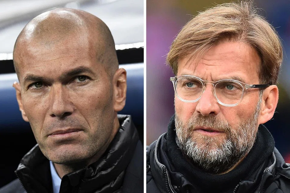 SALING MAHU MENANG: Jika Liverpool menang, ia tentu manis sekali bagi pengurus Juergen Klopp (kanan) selepas beliau kalah dalam lima final sebelum ini manakala bos Real, Zinedine Zidane (kiri), mahu menjadi jurulatih pertama menjulang mahkota Liga Juara-Juara buat tiga musim berturut-turut. - Foto AFP 
