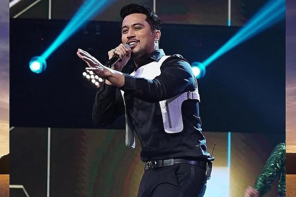 ALIFF AZIZ: Keselesaannya menyanyi lagu Sayang Sayang pada konsert pertama Gegar Vaganza 8 membuatkan juri Datuk Ramli MS dan Datuk Syafinaz Selamat mengharapkan beliau tidak sia-siakan peluang membina jenama barunya kini. - Foto ASTRO GEMPAK 