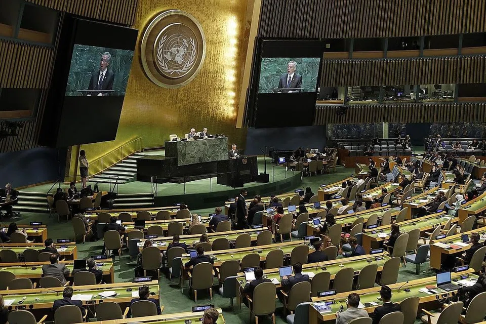 SUMBANGAN DI PENTAS DUNIA: Singapura menjangkau ke luar rantau ini supaya ia dapat membuat sumbangan bermakna kepada dunia, walaupun semasa pandemik ini berlaku. Singapura bekerja dengan rakan-rakan kerjasama penting untuk memastikan rantaian bekalan sentiasa terbuka, terhubung dan berdaya tahan. Sebagai contoh negara ini memanfaatkan wadah Pertubuhan Bangsa-Bangsa Bersatu menyumbang kepada usaha sejagat untuk menangani perubahan iklim. - Foto fail