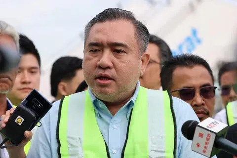 Menteri Pengangkutan Malaysia, Encik Anthony Loke.