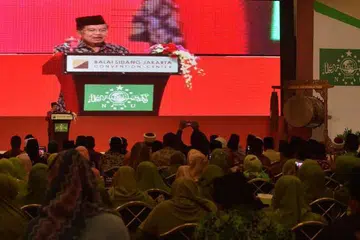 Naib Presiden Indonesia, Encik Jusuf Kalla, menyampaikan ucapan pada majlis perasmian Sidang Puncak Antarabangsa Pemimpin Islam Sederhana di Jakarta. 