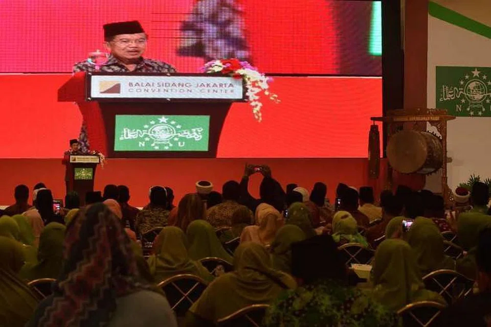 Naib Presiden Indonesia, Encik Jusuf Kalla, menyampaikan ucapan pada majlis perasmian Sidang Puncak Antarabangsa Pemimpin Islam Sederhana di Jakarta. 