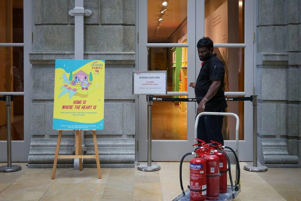 Api yang menjejas Galeri Nasional Singapura dipadam segera oleh Pasukan Respons Kecemasan Syarikat (Cert) sebelum pasukan bomba tiba.