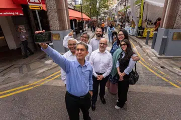 lawat Kampong Gelam, Pemangku Menteri Bertanggungjawab bagi Ehwal Masyarakat Islam, Profesor Madya Dr Muhammad Faishal Ibrahim, Menteri Kewangan dan Perancangan Penguasa Palestin, Dr Estephan Salameh, Hazlina Abdul Halim, Wakil Singapura ke Penguasa Palestin, Encik Hawazi Daipi.