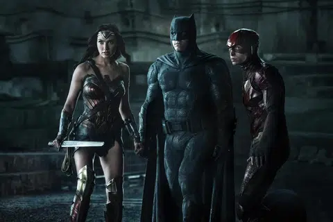 HARGAI KOMITMEN: Pengarah filem, ‘The Flash’, Andy Muschietti, hargai komitmen dan humor Ezra Miller yang menghidupkan watak The Flash meskipun pelakon itu beberapa kali diberkas kerana menyalahi undang-undang.