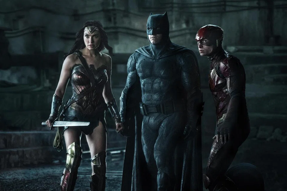 HARGAI KOMITMEN: Pengarah filem, ‘The Flash’, Andy Muschietti, hargai komitmen dan humor Ezra Miller yang menghidupkan watak The Flash meskipun pelakon itu beberapa kali diberkas kerana menyalahi undang-undang.