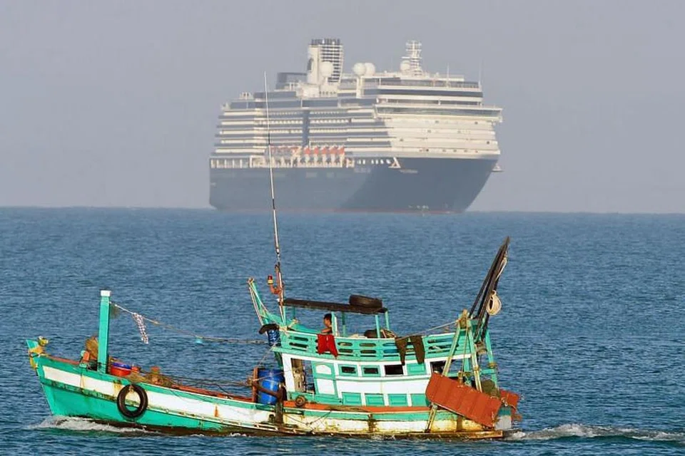 Kapal persiaran MS Westerdam dilihat di perairan berdekatan pelabuhan Sihanoukville, Kemboja. FOTO:AFP