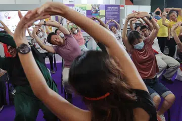 RANCANG KESIHATAN: Encik Ong berkata secara purata sekitar 3,000 orang berdaftar di bawah inisiatif SG Lebih Sihat setiap hari. 