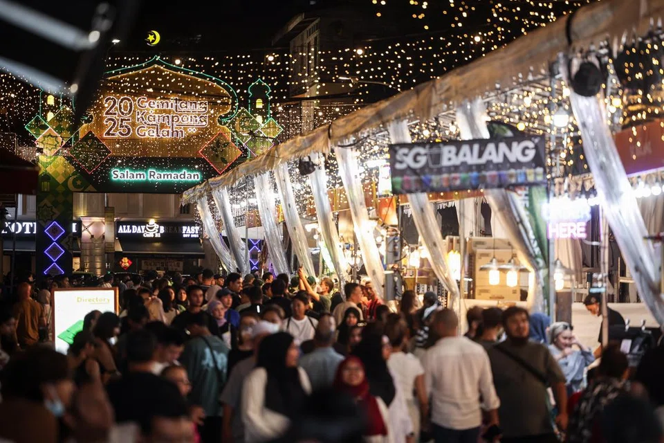 Suasana di Bazar Kampong Glam
