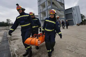 DIBERI KUASA LEBIH JELAS: Pegawai SCDF akan diberi kuasa undang-undang lebih jelas tangani pelbagai jenis insiden yang mempunyai risiko kepada keselamatan orang awam. - Foto fail